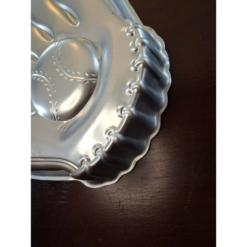 Vintage 1987 Wilton Baseball Glove Cake Pan #2105-1234 Sports Aluminum Mold